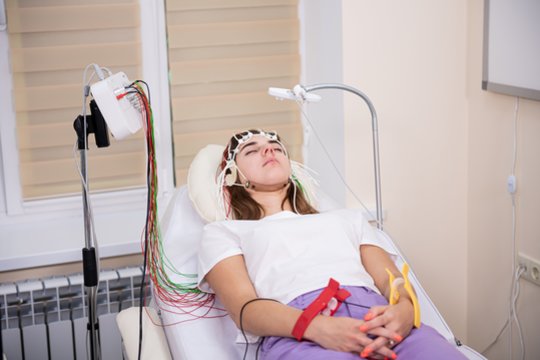 Iš anapus sugrįžusi moteris atskleidė, kaip atrodo pomirtinis gyvenimas: „Nebuvo jokios baimės“