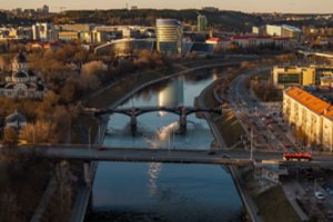Vilnius remontuos vieną svarbiausių sostinės tiltų: nori mažinti važiuojamųjų juostų skaičių  