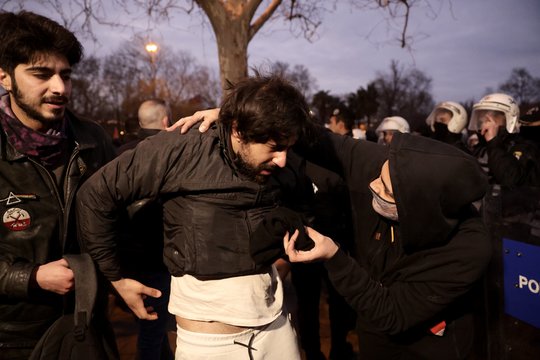 Dar keli Turkijos miestai uždraudė demonstracijas