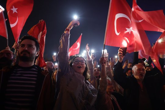 Turkijoje tęsiantis protestams – R. T. Erdogano žinutė: šalies neįbaugins gatvių teroras