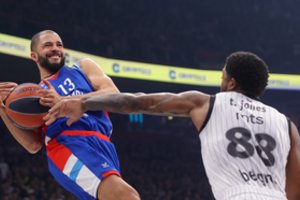 „Anadolu Efes“ Belgrade sulygino „Partizan“ su parketo paviršiumi