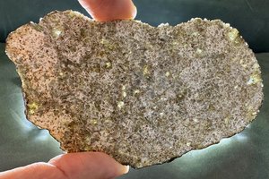 Keistas meteoritas gali būti kilęs iš prarastosios Saulės sistemos planetos