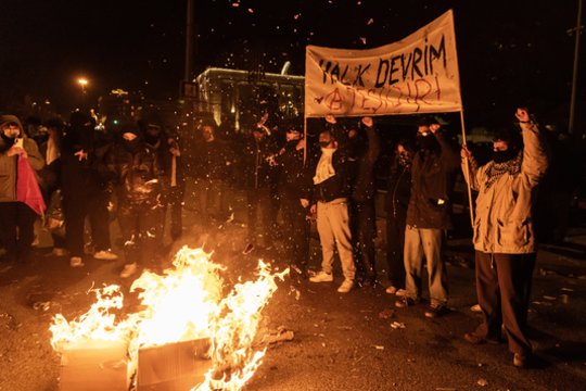 Turkijoje tęsiasi protestų banga: neatbaido ir pareigūnų panaudotos priemonės