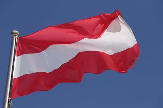 Prie Austrijos transliuotojo būstinės sulaikytas mikroautobuso vairuotojas, grasinęs susprogdinti bombą