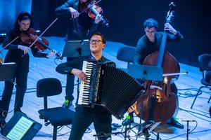 M. Levickio koncertinis blyksnis Lietuvoje: rinkosi sausakimšos salės, paminėtas jo orkestro 10-metis