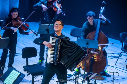 M. Levickio koncertinis blyksnis Lietuvoje: rinkosi sausakimšos salės, paminėtas jo orkestro 10-metis