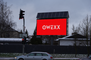 OWEXX lauko ekranai Šiauliuose: reklama, atkreipianti dėmesį 