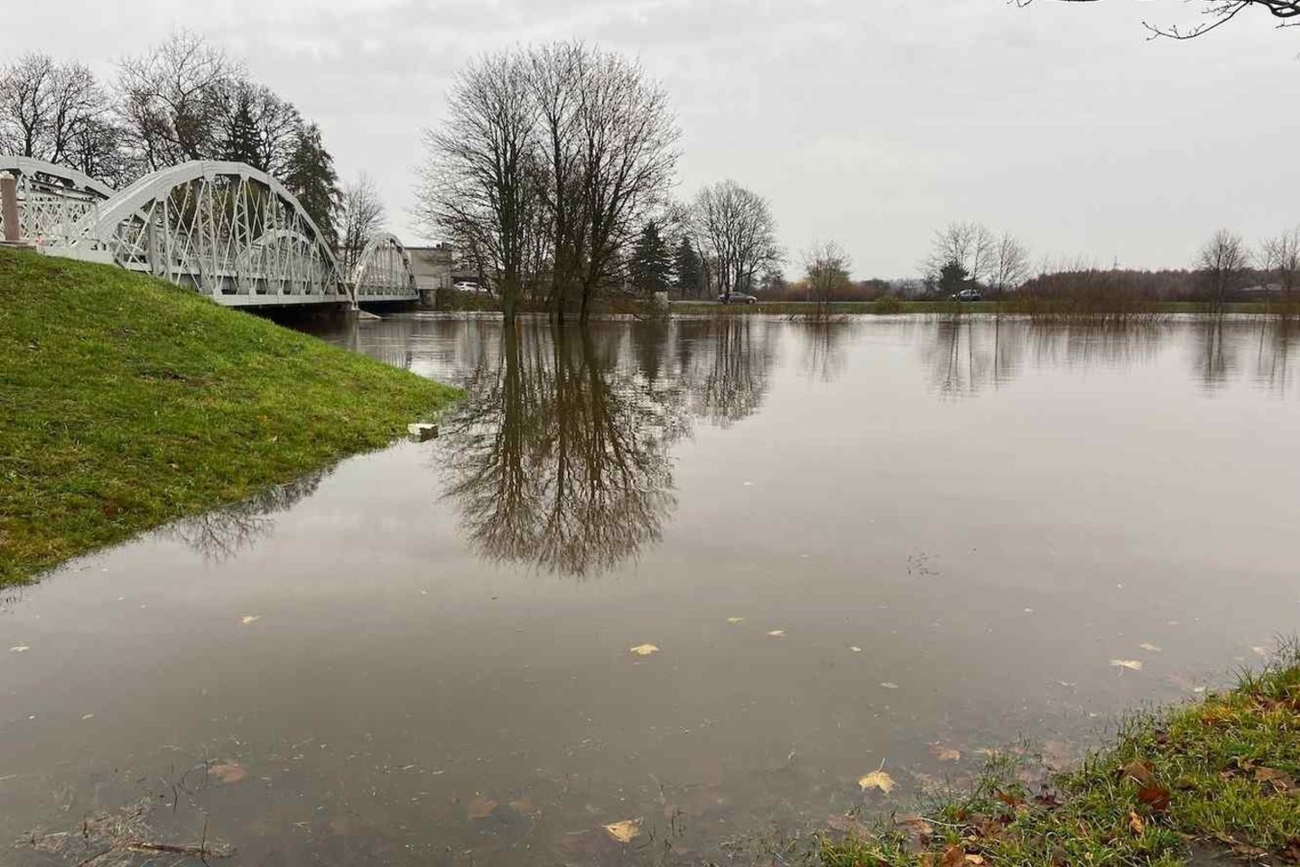 Potvynis Priekulėje.<br>Grėtės Uburtaitės/ve.lt nuotr.