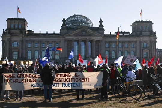 „Politico“ išskiria penkis naujojo Bundestago ypatumus: dėmesio centre – sustiprėjusi prorusiška partija opozicijoje