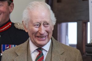 Dėl popiežiaus sveikatos britų karalius Karolis III atšaukė vizitą į Vatikaną