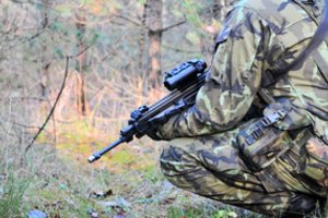 Po pratybų Pabradėje dingo trys užsienio kariai ir automobilis