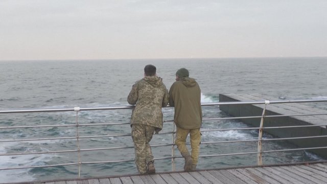 Šalia Juodosios jūros gyvenantys ukrainiečiai susitarimą vengti smūgių vadina trapiu: tai nebus naudinga mums