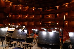 Balandį kviečia praleisti teatre: kultūros mylėtojų laukia premjeros ir pamilti renginiai