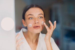 Ruošiame odą šilumai: įvardijo klaidą, dėl kurios kenčia mūsų veidas