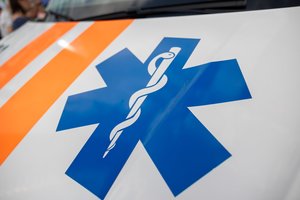 Per plauką nuo tragedijos: Alytaus sporto salėje sukniubusį vyrą puolė gelbėti aplinkiniai