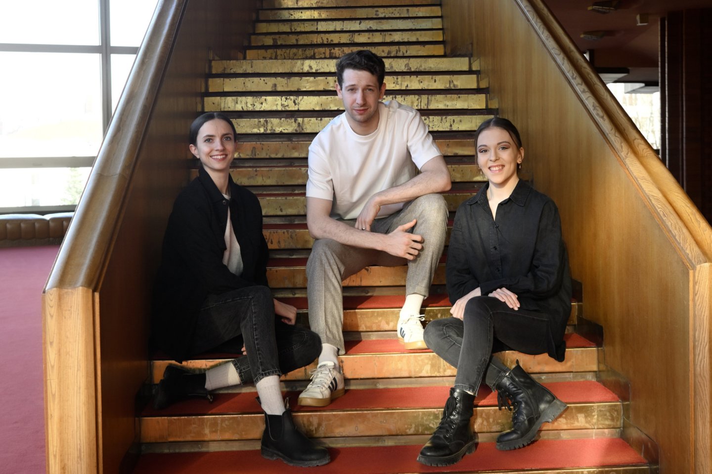 Prancūzų šokėjai (iš kairės) Ch.Lejeune, V.Coffy ir M.Portarlier šoka balete „Piaf“.<br> M.Aleksos nuotr.