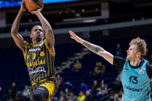 Išretėję „vilkai“ sutriuškinti Šiauliuose, o Ž. Urbonas – išvarytas