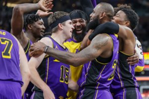 Sensta lyg geras vynas: L. Jamesas su sirena išplėšė pergalę