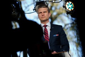 JAV gynybos sekretorius P. Hegsethas prabilo apie Lietuvoje dingusius amerikiečių karius