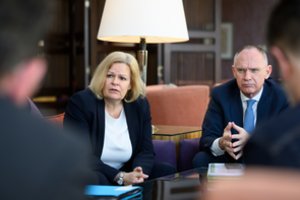 Vokietijos ir Austrijos ministrai dėl iškilusios teroro grėsmės atšaukė kelionę į Siriją