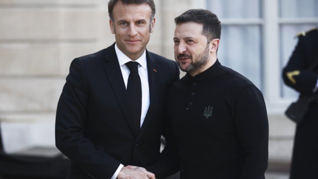 E. Macronas priima Europos šalių lyderius: 27 valstybių vadovai aptars Ukrainos saugumo garantijas