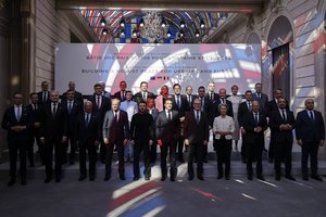 Paryžiuje prasidėjo „Norinčiųjų koalicijos“ Ukrainai remti lyderių susitikimas