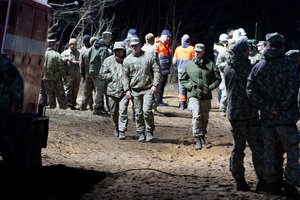 Sudėtinga vietovė, svarstymai dėl šarvuočio kelio ir nerimas: kas šiandieną žinoma apie įvykius Pabradės poligone