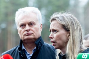 Į Pabradės poligoną atvykęs G. Nausėda tikisi stebuklo: matote, kokie gamtos spąstai buvo paspęsti