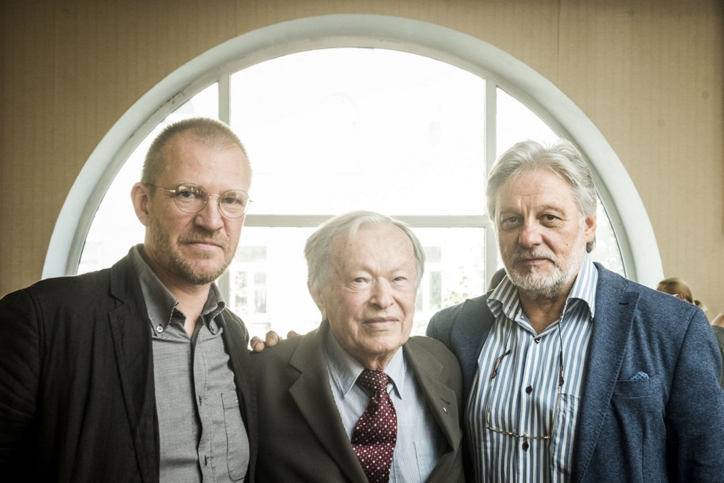 P.Treinys (viduryje) su kolegomis M.Budraičiu ir V.Rumšu.