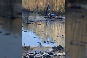 D. Šakalienė: sunkioji technika pasirengusi traukti nuskendusią JAV karinę mašiną