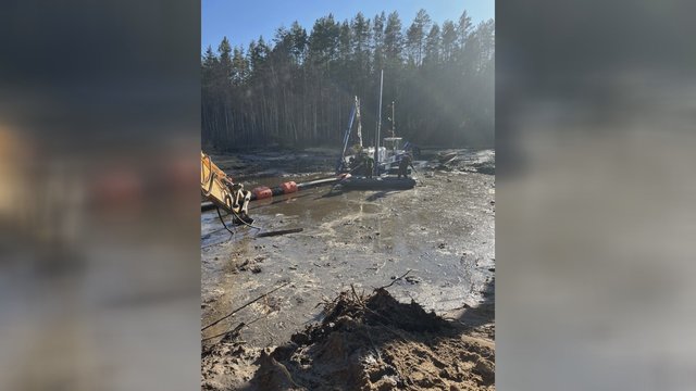 JAV kariuomenė pasidalino vaizdais iš Pabradės poligono: parodė, kaip veikia dumblą siurbianti žemsiurbė