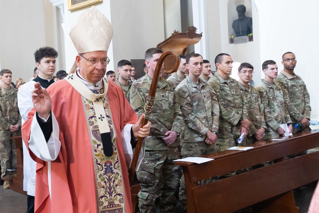 Vilniaus arkikatedroje aukotos Šv. Mišios už dingusius JAV karius.<br>D.Labučio (ELTA) nuotr.