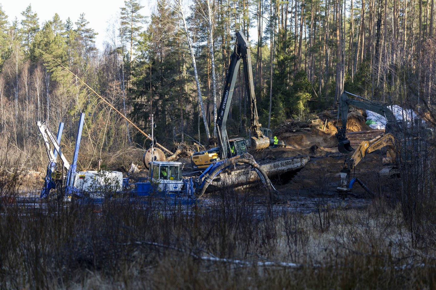 Gelbėjimo operacija Pabradėje. <br>KAM nuotr.