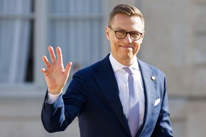 Suomijos prezidentas A. Stubbas savaitgalį susitiko su D. Trumpu Floridoje