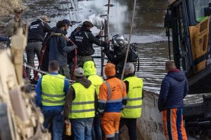 Pavyko greičiau nei planuota: skelbiama, kad prie šarvuočio narai prikabino ir antrąjį lyną