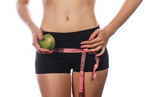 Ką valgyti norint numesti svorio juosmens srityje: šeši geriausi produktai plokščiam pilvui