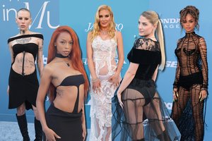 Holivude – nuogybių fiesta: į „Billboard“ apdovanojimus susirinkusios žvaigždės paliko nedaug vietos fantazijai