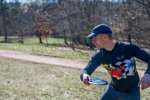 Lietuvos diskgolfo taurės starte – „žaibas“ ir lyderių pergalės