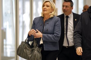 Nuteista M. Le Pen viliasi laimėti artimiausiuose Prancūzijos prezidento rinkimuose