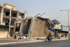 Žemės drebėjimo Mianmare aukų skaičius artėja prie 3 000