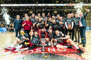 NKL žaidėjo traukiami VDU studentai – dešimtą kartą iš eilės LSKL čempionai