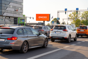 OWEXX lauko ekranų tinklas Vilniuje: įspūdį paliekančių reklamos kampanijų kūrimas