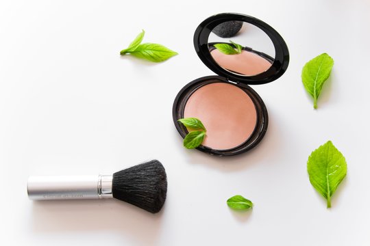 Atskleidė neatsiejamo moterų gyvenimo produkto istoriją: tą, ką naudojame mes, Kleopatra keitė krokodilų mėšlu
