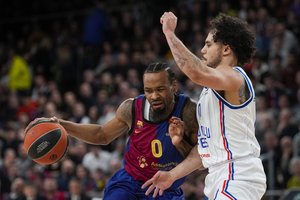 Pergalė už aikštės ribų: „Barcelona“ ilgam išsaugojo vieną iš lyderių