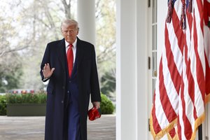 D. Trumpas paskelbė apie plataus masto tarifus įvairioms pasaulio šalims: smūgio sulaukė ir Europa