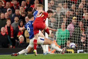 Liverpulio miesto ekipų priešpriešoje vieno įvarčio dėka ir vėl geresnis buvo čempionato lyderis „Liverpool“