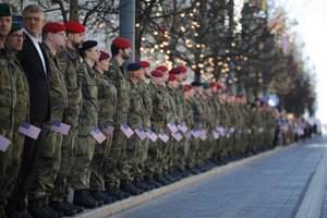Kariuomenės vadas jautriais žodžiais išlydėjo žuvusius JAV karius: jų skausmas yra mūsų skausmas