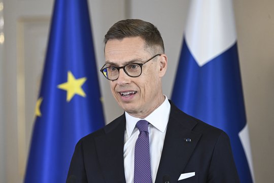 Suomijos prezidentas atskleidė, dėl ko sutarė „norinčiųjų koalicija“: reikės kalbėtis su Rusija
