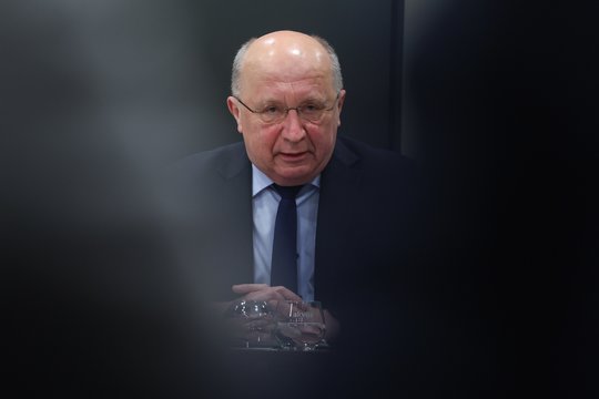 Kitų šalių tinginiavimo šiltuose paplūdimiuose bijantis A. Kubilius – atviras: „Negalime prašyti V. Putino palaukti“