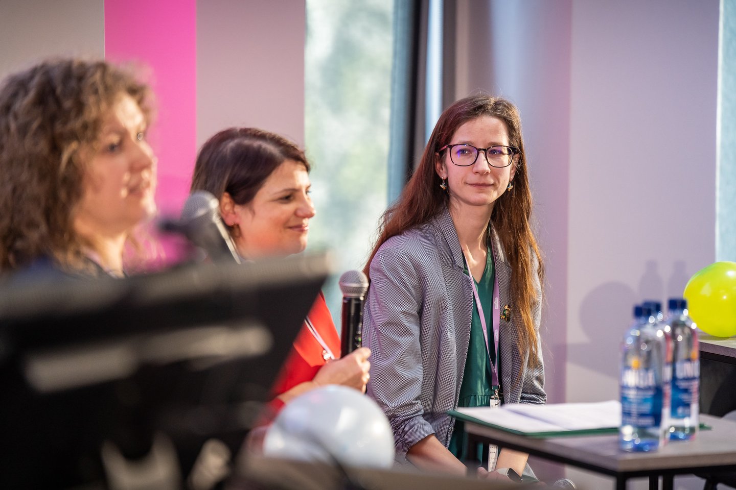 Apie tai, kaip suprasti vaiką ir kaip jam padėti, L. Pakalkaitė, kartu su ergoterapeute Giedre Sasnauskiene ir mokytoja Ilma Abramavičiene, kalbėjo konferencijos „Švietimo kodas“ diskusijoje „Pažink mane, kad mane mokytum“.<br>R. Vilkelio nuotr.